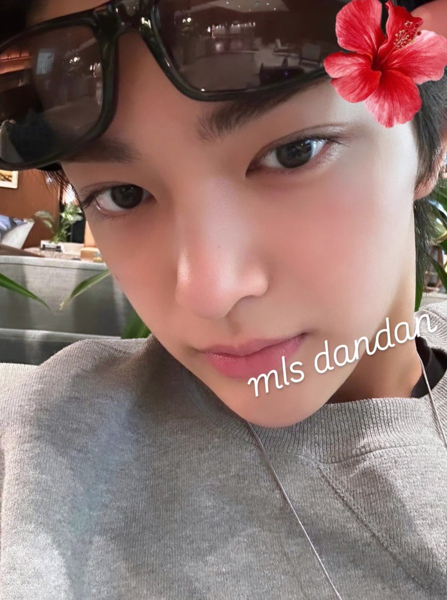 HyeonHoism's tweet photo. mls dandan🌺 https://t.co/rY9WcEhWqN