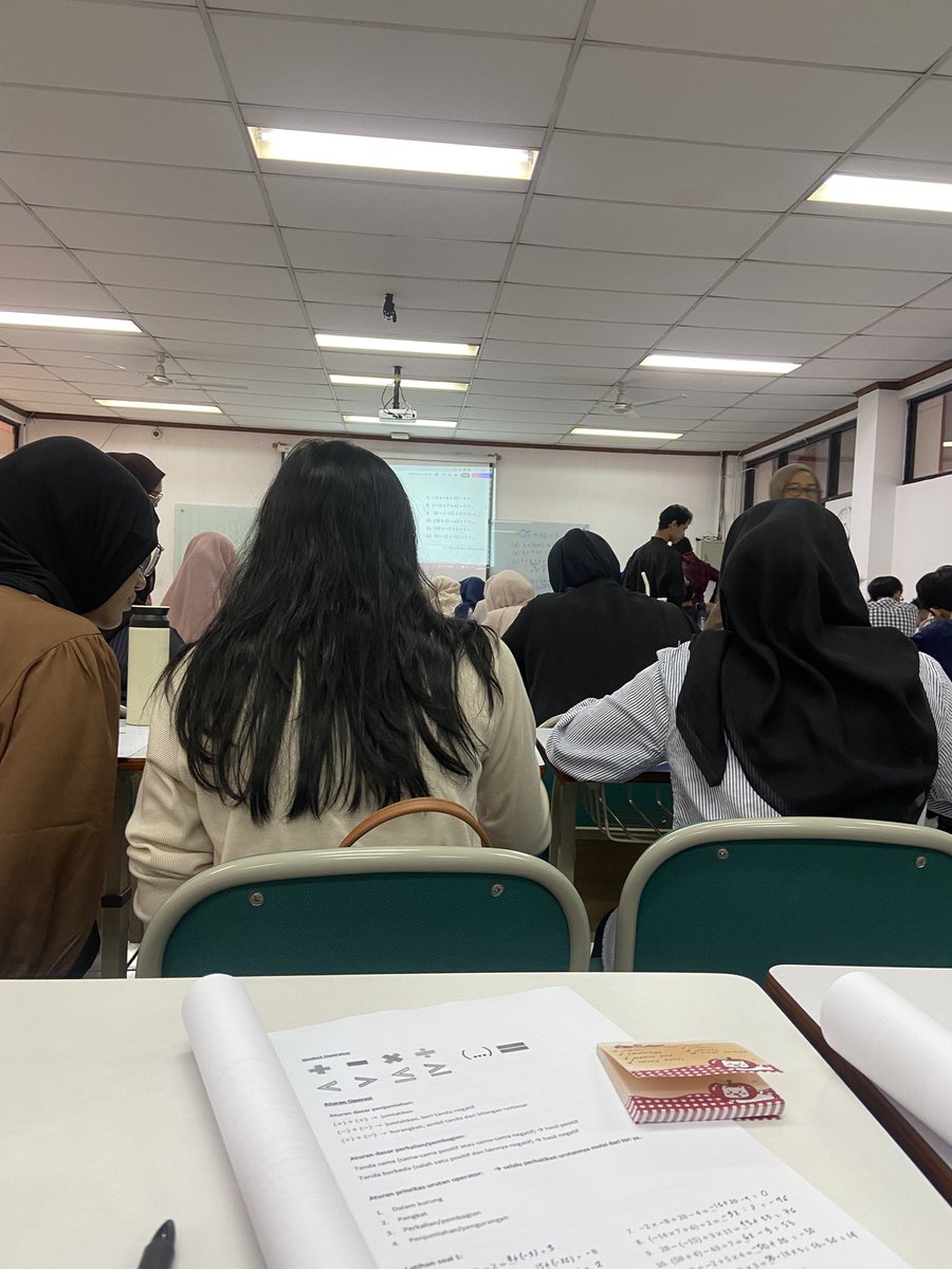 pinkjeruk's tweet photo. day 1 menjadi anak kampus https://t.co/i3DNxBfqXF