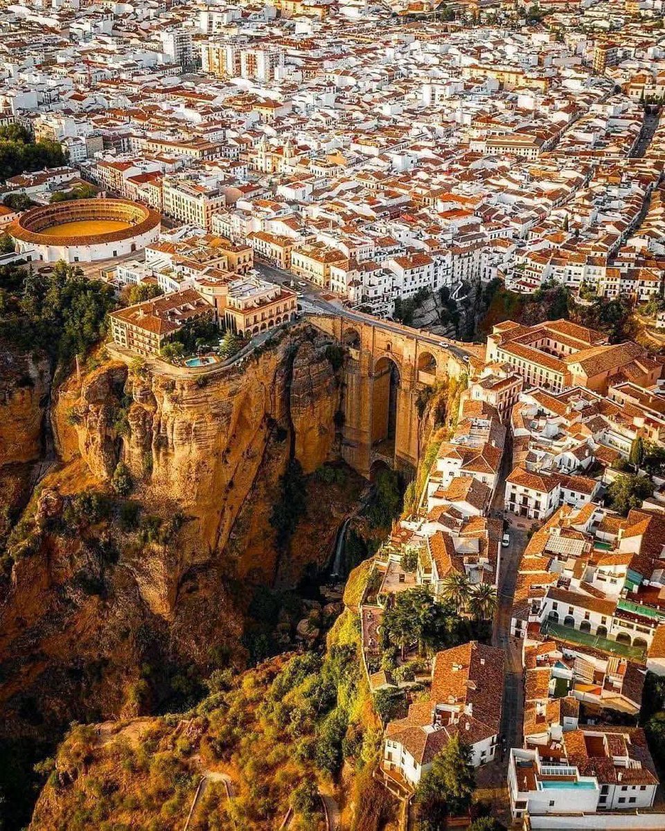 SeascapeNature's tweet photo. Ronda, Spain 🇪🇸 https://t.co/JPvFsu5Sdk