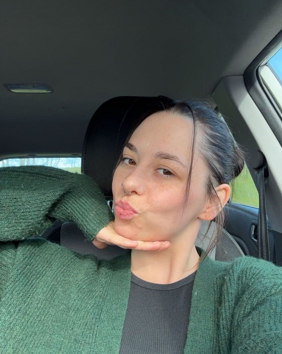 Jesseg4w's tweet photo. Cuck is begging for her to be shown off more so I will🤷🏼‍♀️ slutty Darcies ig: darcieangela_ dm me w her pics let’s enjoy her https://t.co/1g1ezc9H9x