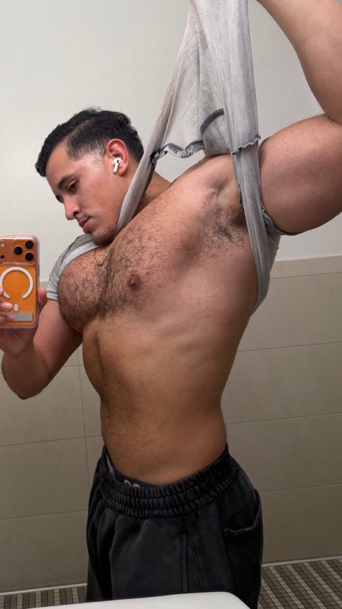 MasterOzzyjo's tweet photo. Sniff and send boy 😈

#findom #paypig #humanatm #sniff https://t.co/oIt2ilfnHy