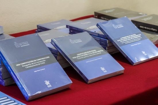 derechouchile's tweet photo. Programa de Doctorado en Derecho presentó su primera serie de tesis en formato libro. Los textos publicados por la Editorial Tirant Lo Blanch demuestran la calidad del trabajo de investigación de la Escuela de Postgrado de nuestra Facultad. Conócelos en https://t.co/myxqSBRJjq https://t.co/hdSiEgDiDg