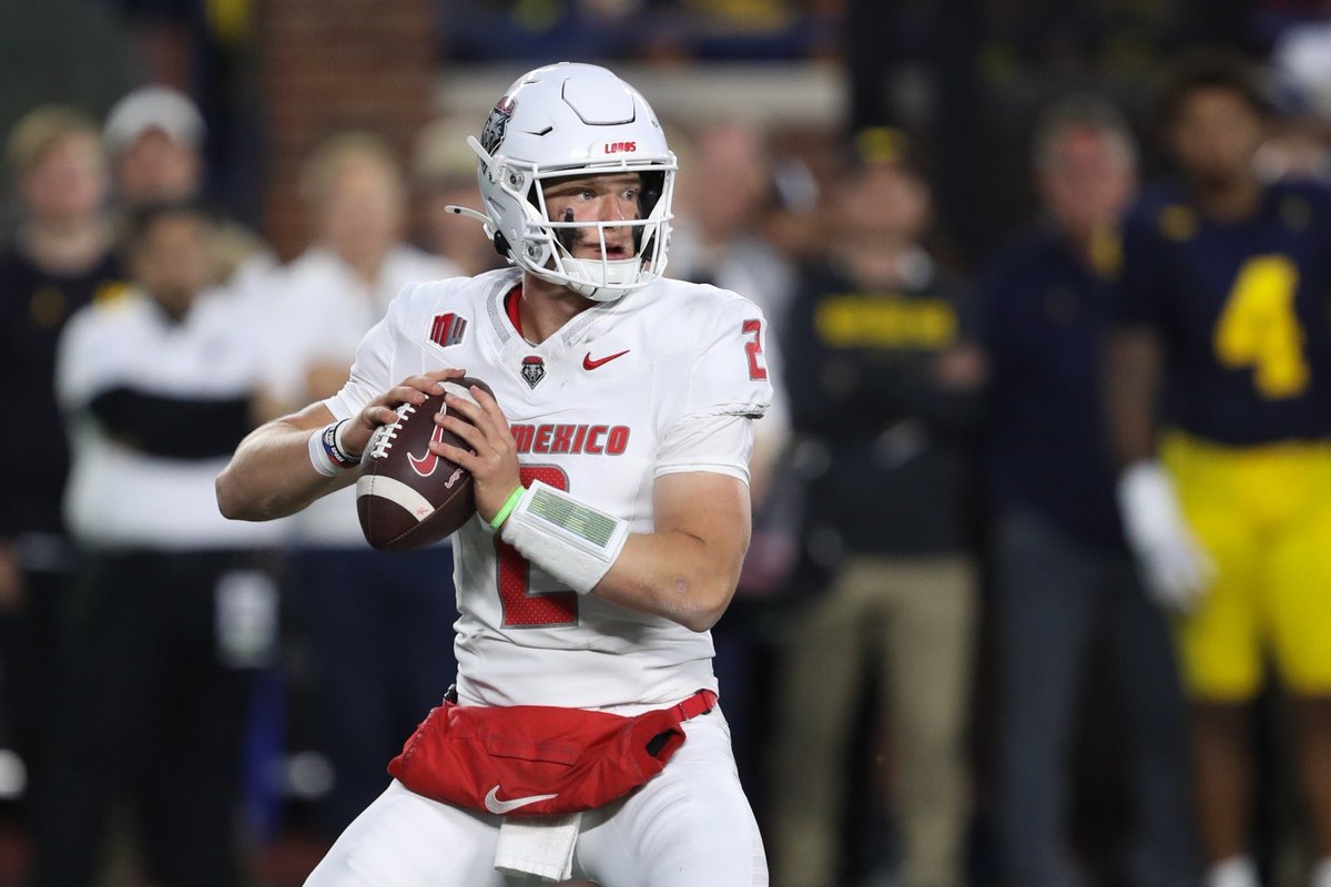 SleeperCFB's tweet photo. BREAKING: New Mexico star QB Jack Layne is out for the season after getting surgery on his elbow, per @lenaweereider 

A Huge loss for the Lobos https://t.co/NurjDKBV7f