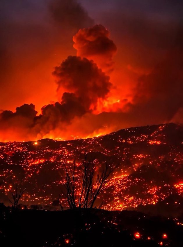 _su6an's tweet photo. اللهم بردًا وسلامًا على أخواننا في الجزائر وأهلها، اللهم احفظهم من كل سوء، واكتب لهم السلامة والأمان.

ادعوا لهم في كل وقت عسى الله يرحمهم برحمته https://t.co/8Qq5Ew6pVM
