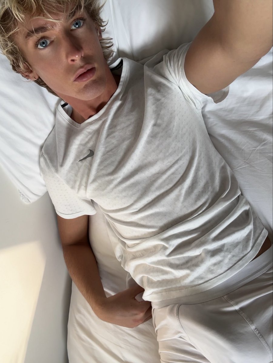DevonBarrett444's tweet photo. RT if you’d climb into bed and cuddle up with me ❤️‍🔥🥺🫶 https://t.co/qWIOjiWaUW