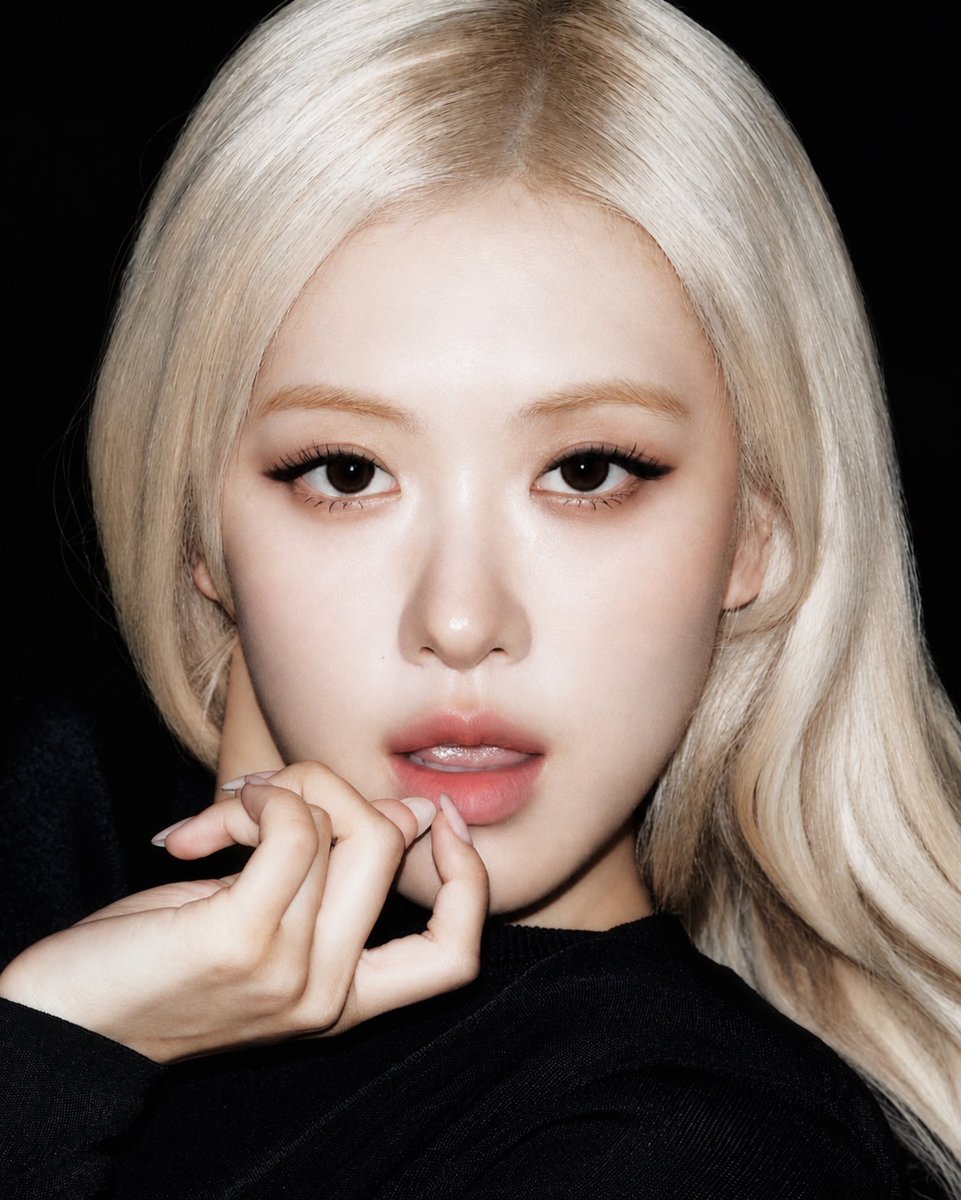charts_rose's tweet photo. "In the end, summer is the time for me to make music, a time to discover myself and discover my music. This time I'm working in Korea, and the time I spent enduring this intense humidity will probably remain as one of the scenes in the new album." — ROSÉ https://t.co/QLwXklOaRd