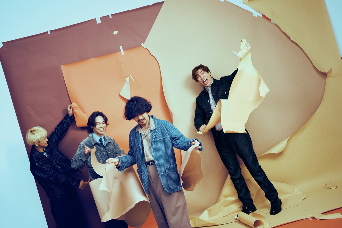 sascha348's tweet photo. 雑誌 #Oggi 音楽連載 #働く私にMusik
最新10月号のインタビューゲストは #omoinotake 
ここまでの苦労、覚悟など
赤裸々に語ってくださいました！
写真撮影のベリベリが楽しすぎました
その姿も見られます！！
@oggi_jp @Omoinotakey @Leo_Omoinotake @Emoaki05 @pironokin1 https://t.co/E50S5cXxml