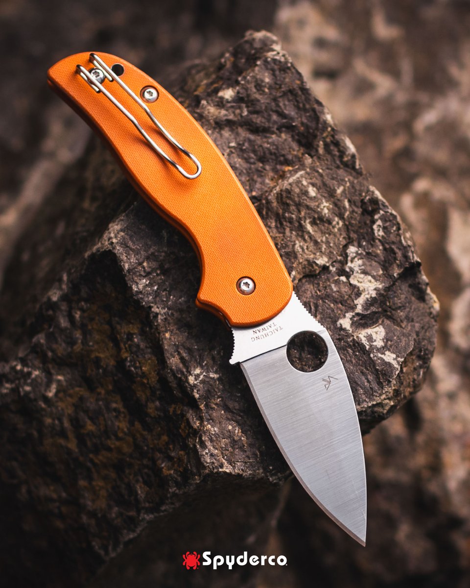SpydercoKnives's tweet photo. The Sage™ 6 brings Kevin Smock’s innovative button compression lock® design together with one of the most extreme edge-retention steels in the Spyderco lineup. A serious Sage for serious steel enthusiasts. 

Have you picked this one up yet? 

📸:@pnw_pew https://t.co/oorMg0l4tM