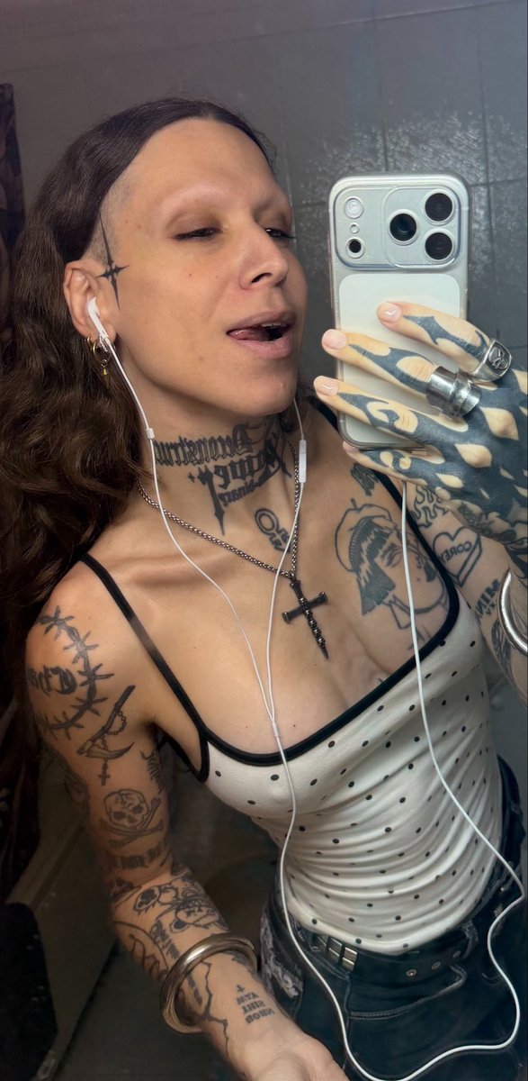 lilithcravings's tweet photo. Getting new tatts tomo👅 
#transgirl #dominatrix https://t.co/1LURhMWAb4