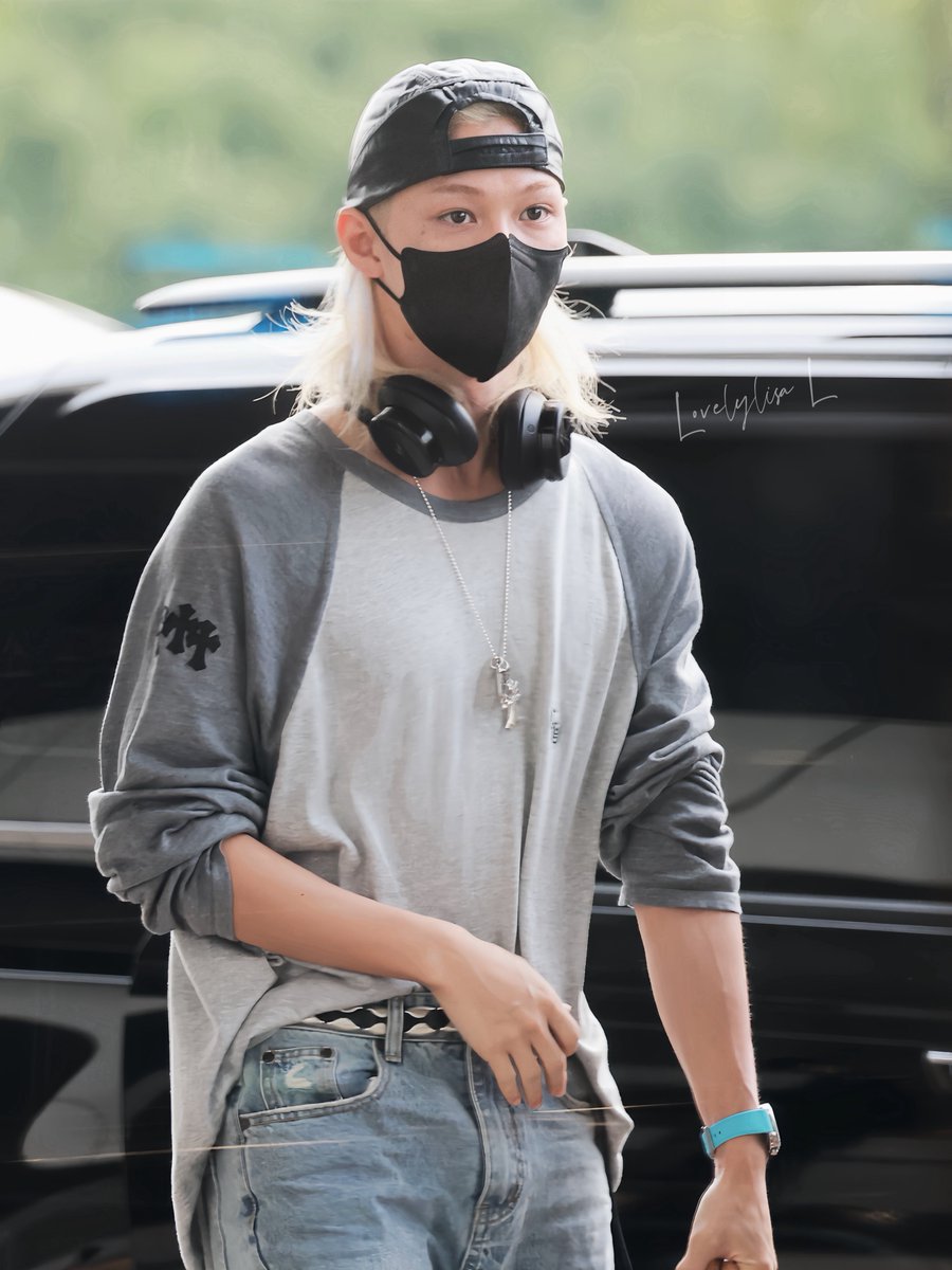 lovelffllee1024's tweet photo. 260828 GMP

✈️💙💙 

#straykids #felix #필릭스 
 #フィリックス #ピリちゃん https://t.co/WhwL78nEu5