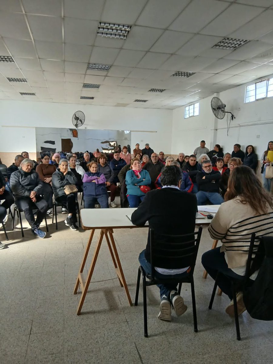 pablo_daguerre's tweet photo. 🤝 La OMIC en territorio

Seguimos recorriendo los barrios y acercando la @OMICBahiaBlanca a los vecinos. Estuvimos en la Sociedades de Fomento y el Centro de Jubilados de Ingeniero White y en la Sociedad de Fomento de Moresino, escuchando sus inquietudes, brindando información y acompañando sus reclamos.

Porque estar cerca de la comunidad,  es defender sus derechos. 🫶