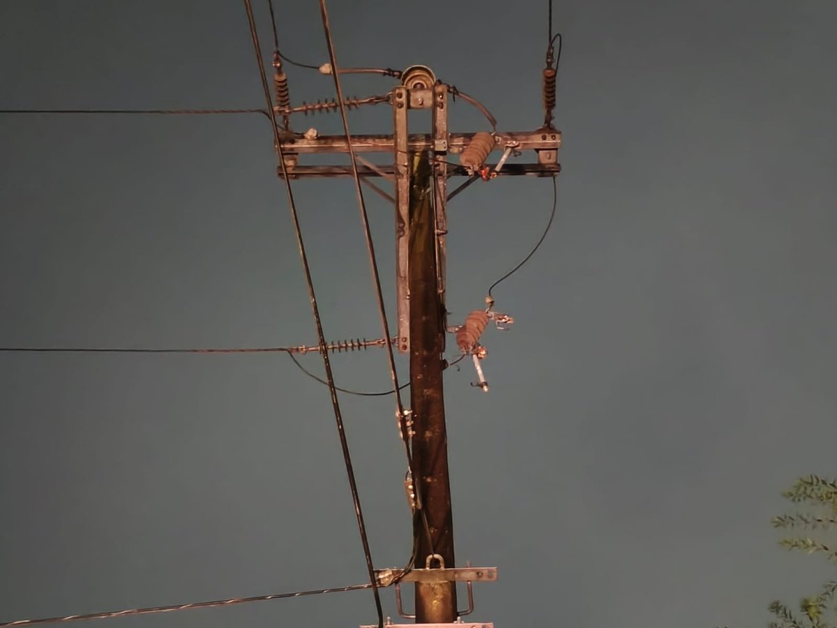 Juanpadc80's tweet photo. Saesa, paillao sin luz desde las 17:00, a que hora reponen el sevicio??? #valdiviacl
@saesa https://t.co/AgM3H7x2jJ