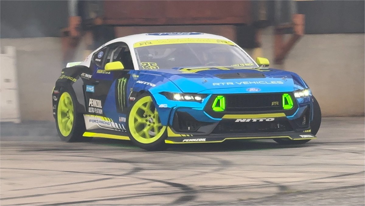 HighSpeedHiggy's tweet photo. SO AWESOME to see @VaughnGittinJr and @RTR_Vehicles at an event for Charlotte Mustang Week! My son was so stoked to meet Vaughn and see some tire shredding action!! INCREDIBLE car control and great people. This is the car culture I love. @HarrisLue @emilybutlerlue @FordRacing https://t.co/pqCNaX53jR