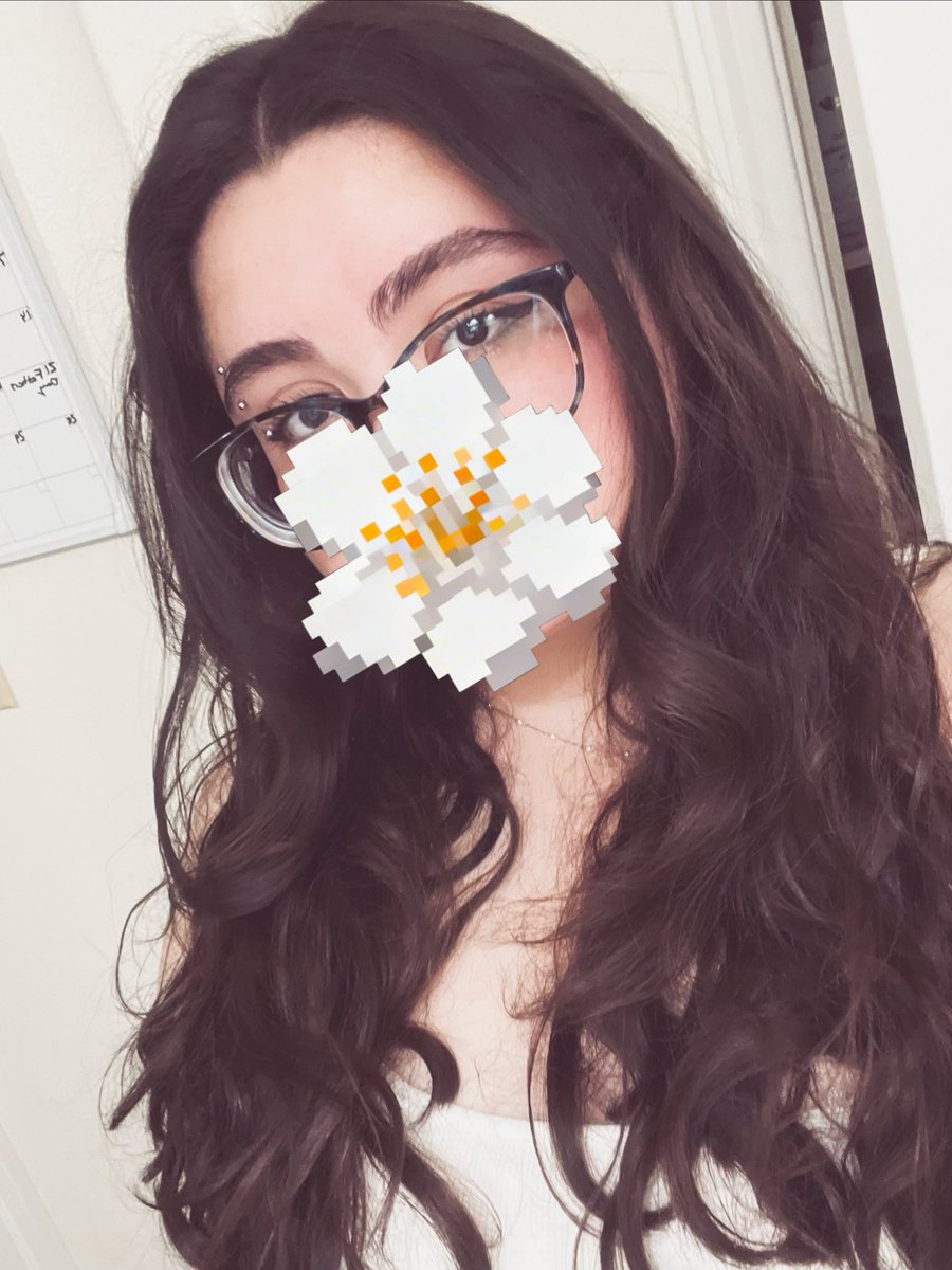 cyberfishez's tweet photo. Haii I’m Vee!
── ⋆⋅𖤓⋅⋆ ──
•New to #nsfwtwt
•They/she
•Pansexual
•Switch
•Chubby
•DMS Open
•❤︎/↻ to be moots :3 https://t.co/AfQsXJj3gk