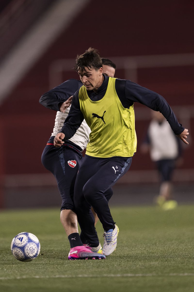 Independiente's tweet photo. Preparativos en casa 😍

#TodoRojo 🔴 https://t.co/28IHJDm67c