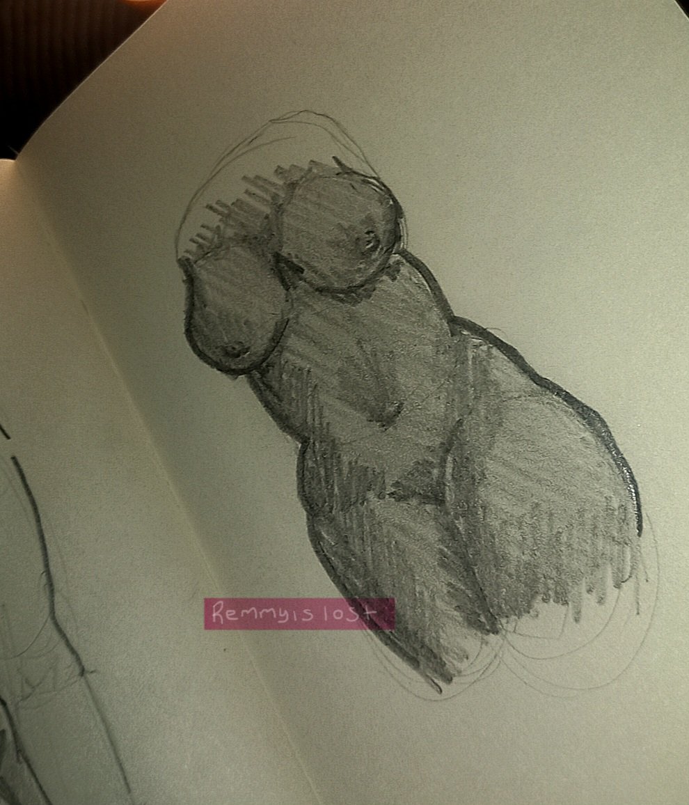 remmyislost's tweet photo. Working on female anatomy
Im self taught so its not great yet
[CW: a woman?]
Please dont sexualise it https://t.co/lbHQ5L3rDs