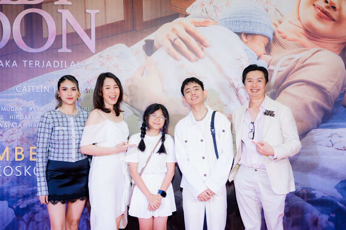 AtipHanip's tweet photo. setelah nonton #BabyUdon dijamin obrolan kalian bakal panjang. soal cinta, keluarga, dan harapan. ✨ manfaatin buy 1 get 1 biar makin hemat! https://t.co/8JAdYNKsHn