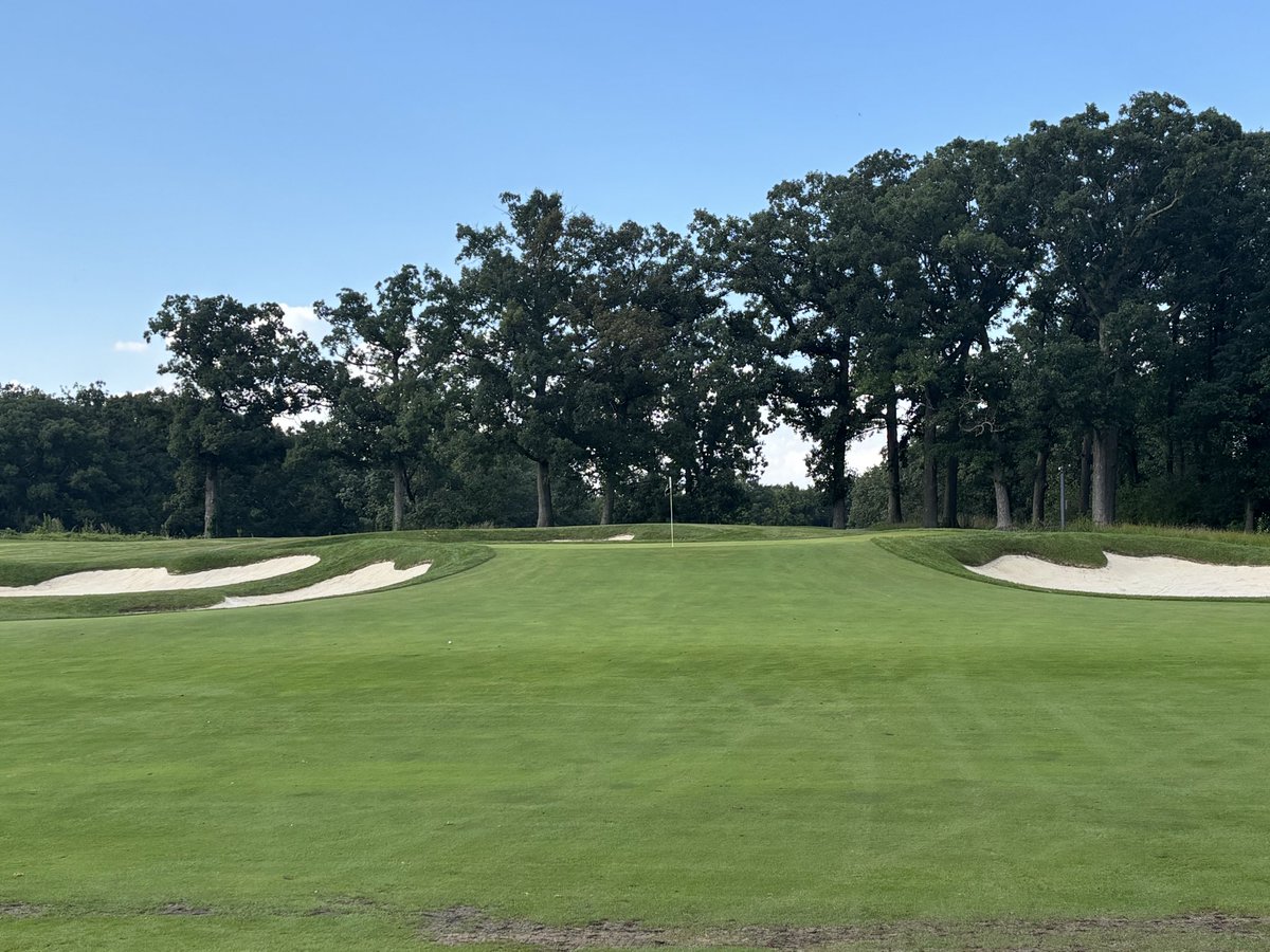 mikefehr3982's tweet photo. @DollyParton Absolutely Ridiculous
#golf #pga 

But hey, I played a few holes behind Scottie Pippen Today #dubsdread https://t.co/gvWUvTmfx0