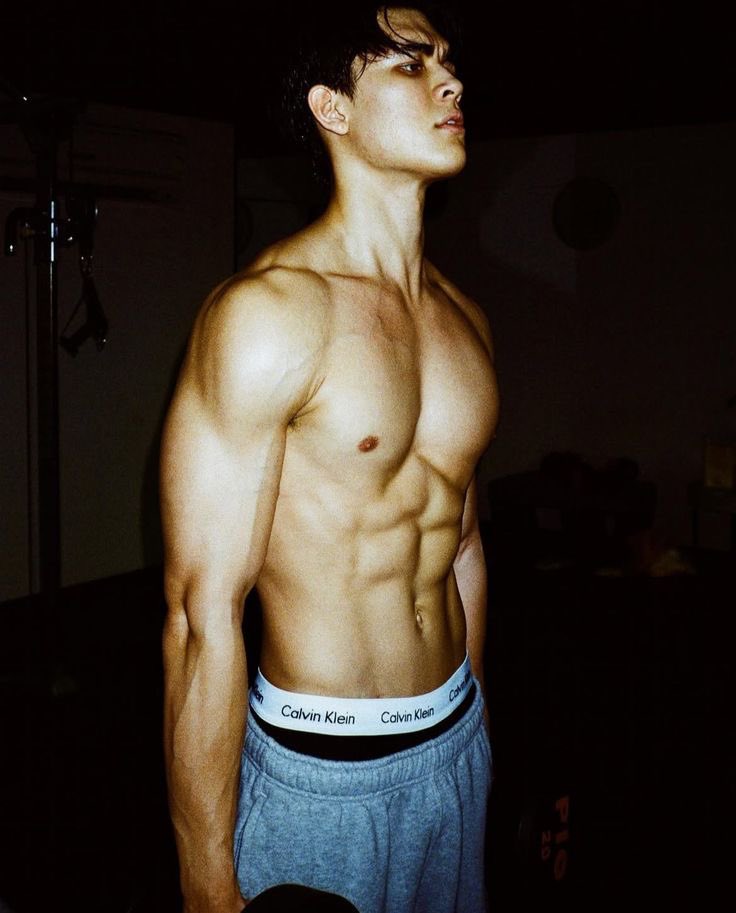 gawinoopy's tweet photo. just hear me out @CalvinKlein https://t.co/pddEE8kUnh