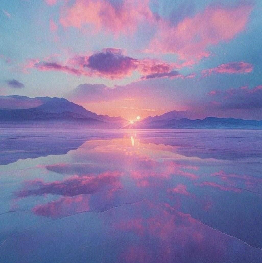 VALERIA14961's tweet photo. You are not behind. You are exactly where the river bends for a reason. The view will come after the turning. 🍀 https://t.co/1YlK9rdQBK
