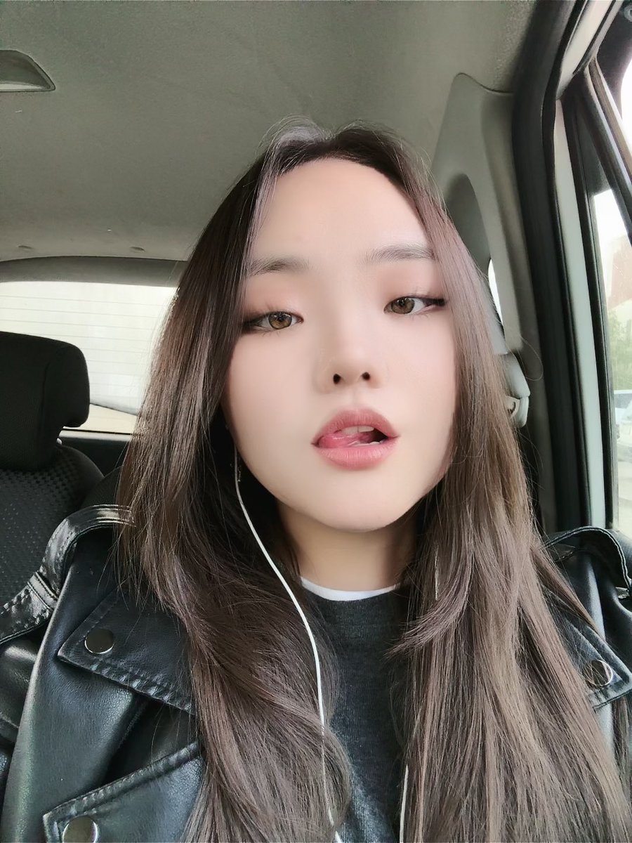esc2ntric's tweet photo. https://t.co/KpN51UhAeB