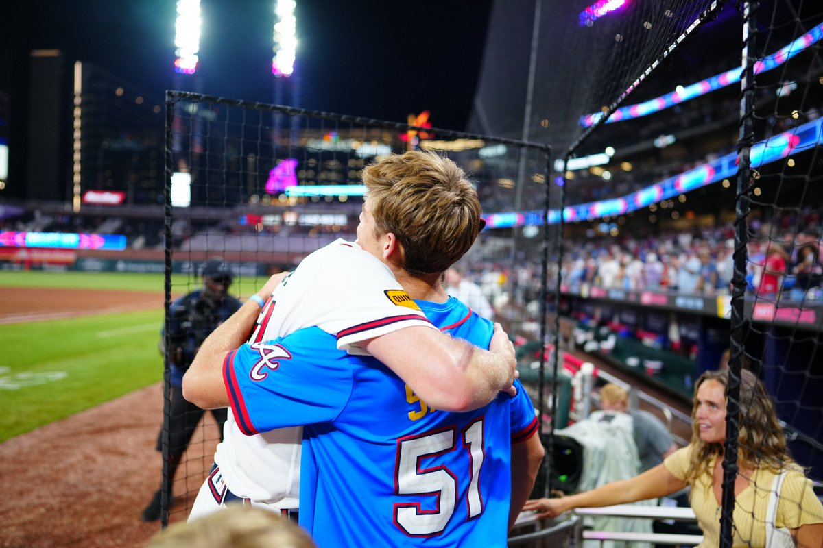 Braves's tweet photo. Moments like this 💙 https://t.co/fHxTtySWCS