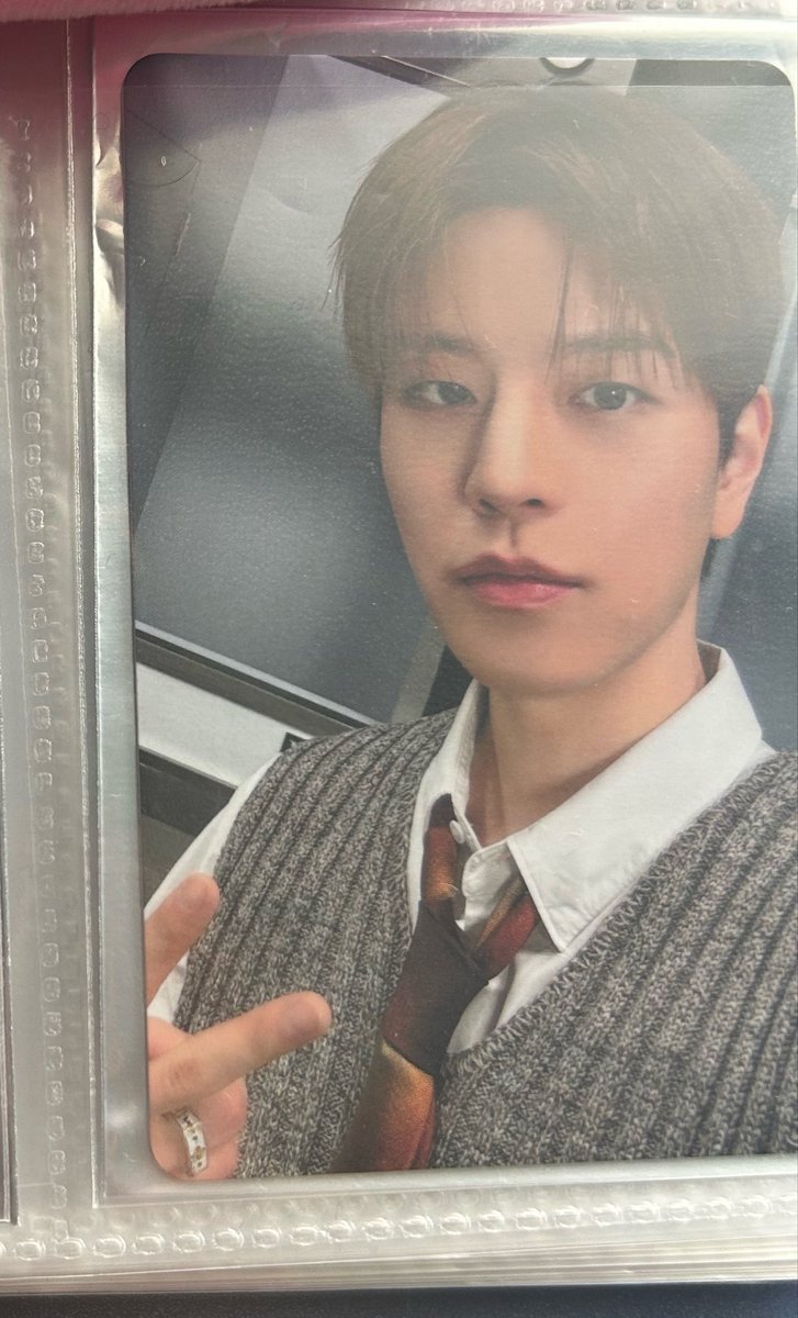 hyuga1171's tweet photo. Stray Kids World Tour ＜RUN IT JAPAN＞ OFFICIAL GOODS
購入特典トレカ

譲：スンミン
求：チャンビン

8/29,30、国立にて交換できる方いらっしゃいましたらお願いします！
 #スキズ  #トレカ https://t.co/bkWCEKTRBJ