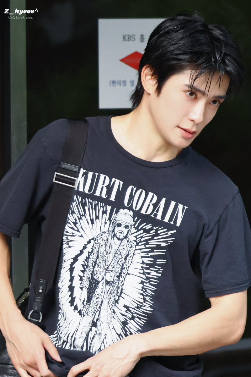 dearteaj's tweet photo. stop menggebrak pagi gue ya jaehyun yaaaa, GUE GA KUAAATTTT https://t.co/dxFzQ9kq6A