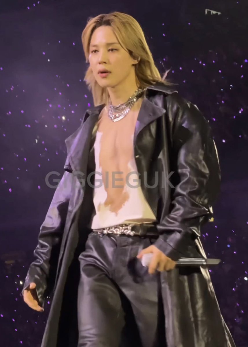 jmfolder's tweet photo. faux ripped shirt with the leather jacket jimin do you have any idea what you do to people.. https://t.co/rjsRhc26Ay