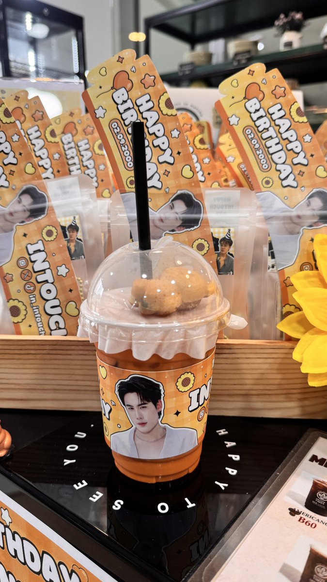 Noonoo26J's tweet photo. มีคาเฟ่วันเกิดน้องอินทัช @in_intouchh ด้วย น่ารักมากเลย💛 ขอให้มีความสุขมากๆนะค้าบบบบ⭐️จัดได้น่ารักมากๆ มุมถ่ายรูปเยอะ รูปน้องเยอะมากเลย 💫

#26thINTOUCHDAY
#in_intouchh https://t.co/WcALrF1piG