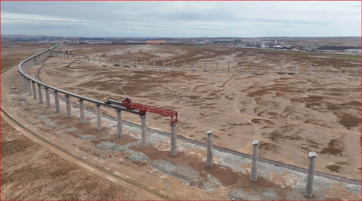 ChnAmbMongolia's tweet photo. Ганцмод–Гашуунсухайт боомтын хил дамнасан төмөр замын бүтээн байгуулалтын гүйцэтгэл тал хувьдаа хүрээд буйг харахад таатай байна.
Тус төмөр зам бүрэн ашиглалтад орж, Хятад, Монголын худалдааны харилцаанд бодит эрч хүч оруулна гэж найдаж байна. 🛤️

Great to see the Gantsmod–Gashuunsukhait cross-border railway already nearly half done.
Looking forward to its full operation — and the real momentum it stands to bring to #China-#Mongolia trade ties.🛤️
🔗:https://t.co/EXM6FW2KAu
@MrtGovMn