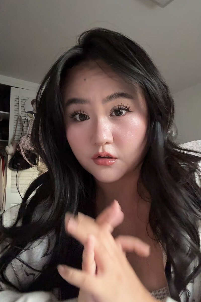 2mnjn's tweet photo. mid talking screenshots from a vid but i thought i looked good #sorz https://t.co/dkoe12MOBN