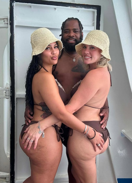 3somehub's tweet photo. Making friends with like-minded people is a great way to learn more about open relationships and find support. Join the community👇
🔥https://t.co/5wP4me496g
#SwingersMéxicoCDMX #threesomesapp #couplesdating https://t.co/9g1fdM5nDy