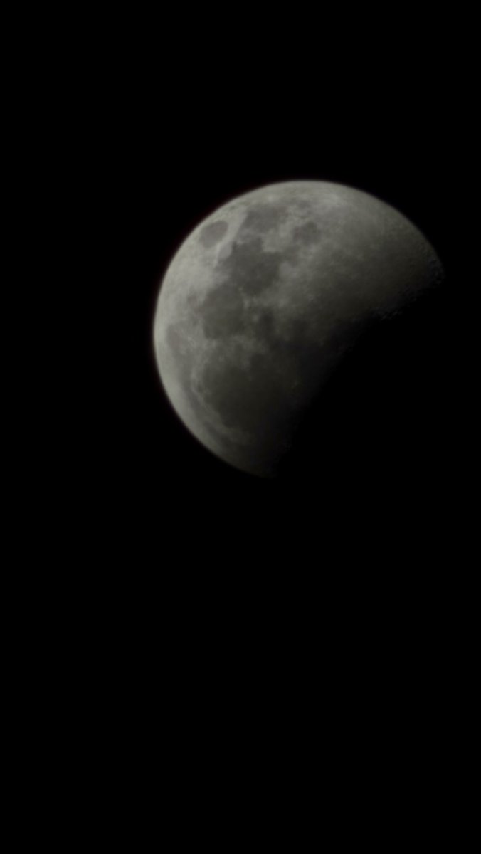 STennerini's tweet photo. Siguiendo el eclipse desde Mendoza #EclipseEnTN https://t.co/rnFQrJ6mqz