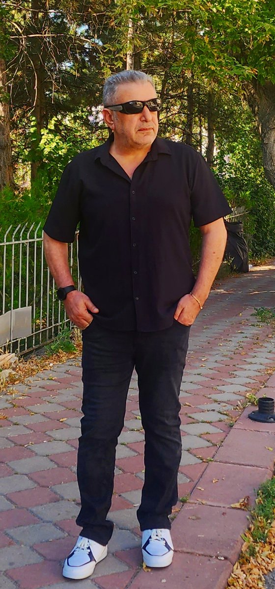 lazali06's tweet photo. Sabret ama katlanma
Eleştir ama Suçlama
İste ama ısrar etme 
Fedakar ol ama kendini kullandırma
Ölmek için yaşadığını da  unutma 
#Günaydın #Hayırlı_Cumalar #CumamızMübarekOlsun 
#Cuma https://t.co/S2Yp9lzPgD
