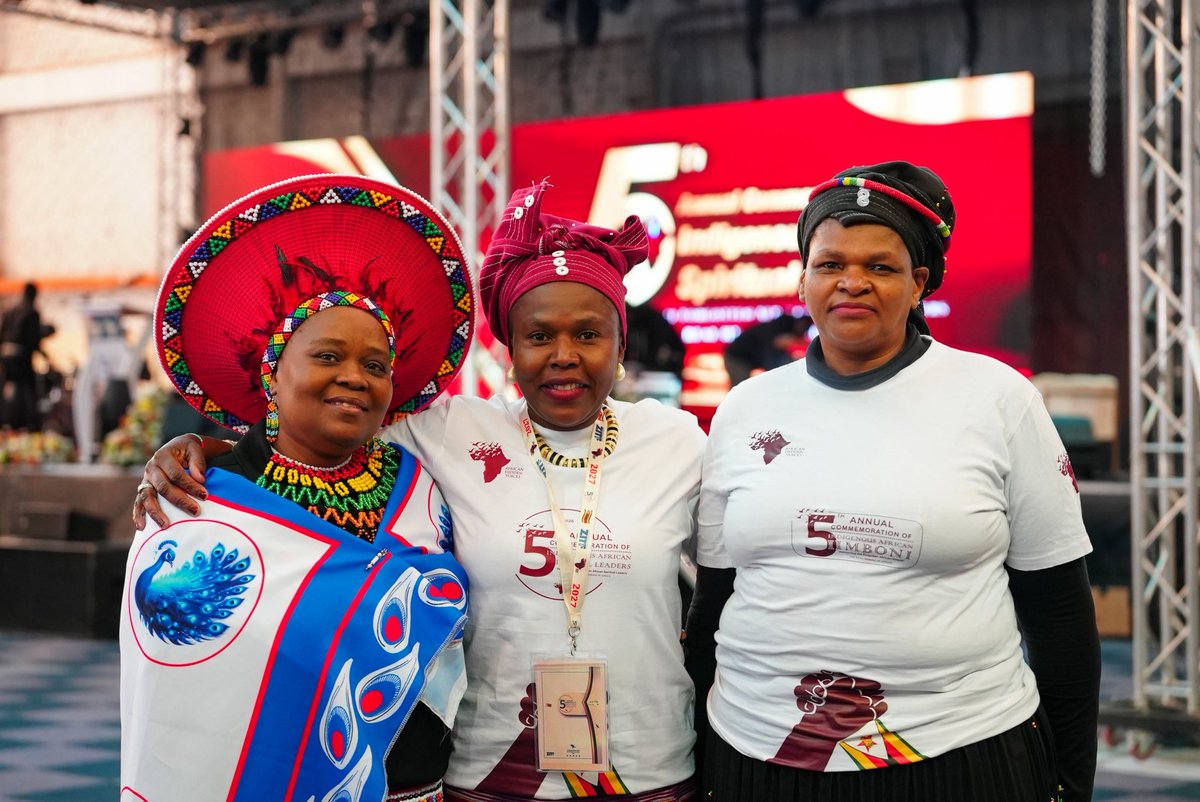 African_Voices's tweet photo. 🇿🇼✨CELEBRATIONS AND JUBILEE ARE UNDERWAY AT THE ZIMBABWE INTERNATIONAL TRADE FAIR! 
As the day of commemoration finally arrives , the spirit of African heritage, unity and spirituality  is taking centre stage. https://t.co/eAm0fodJb5