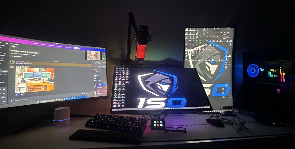 410Dingy's tweet photo. #PCSetups #razer #corsair #hyperx #rog https://t.co/cX2zdV7Ze5