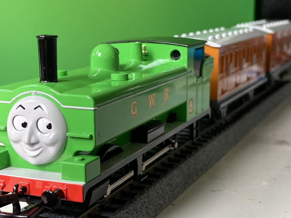 tarltanker0625's tweet photo. H.Oのアニーとクララベルを購入。
初の客車導入となりますが、ウチにはあろうことかトーマスがいないので暫くはダックに面倒を見てもらうほかないようです。 https://t.co/wbq4OElDpA