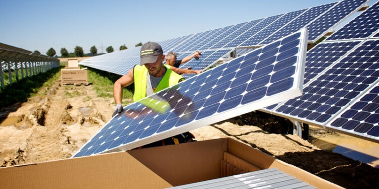 ERenovables's tweet photo. ⚡️🇲🇽El Gobierno de Sheinbaum acrecerá el parque público de generación renovable de CFE en más de 15.000 megavatios

#EnergíasRenovables #TransiciónEnergética

https://t.co/Li7lVJ3gu8 https://t.co/JvXWvqbqzC