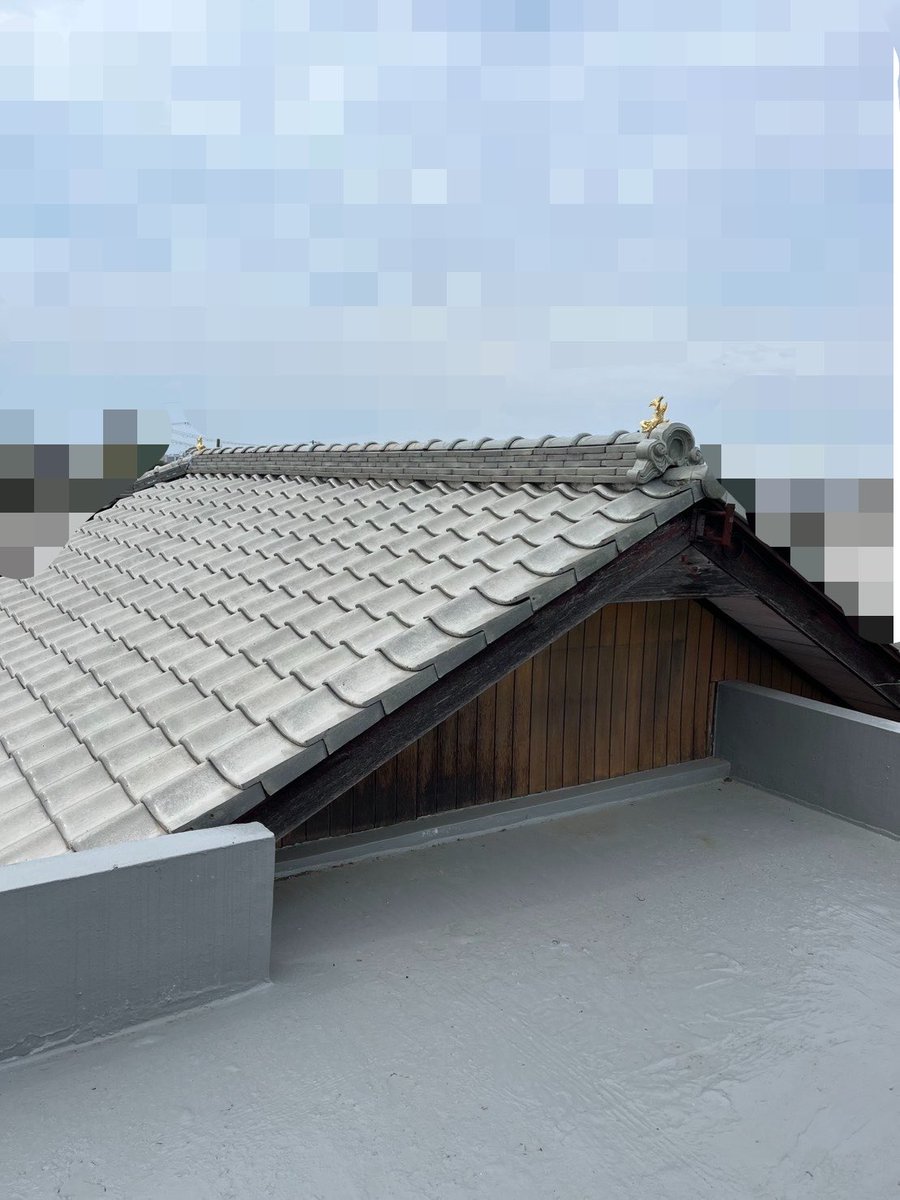 SuiniR_08's tweet photo. 別荘にシャチホコ付いた https://t.co/h49n0IIgJO