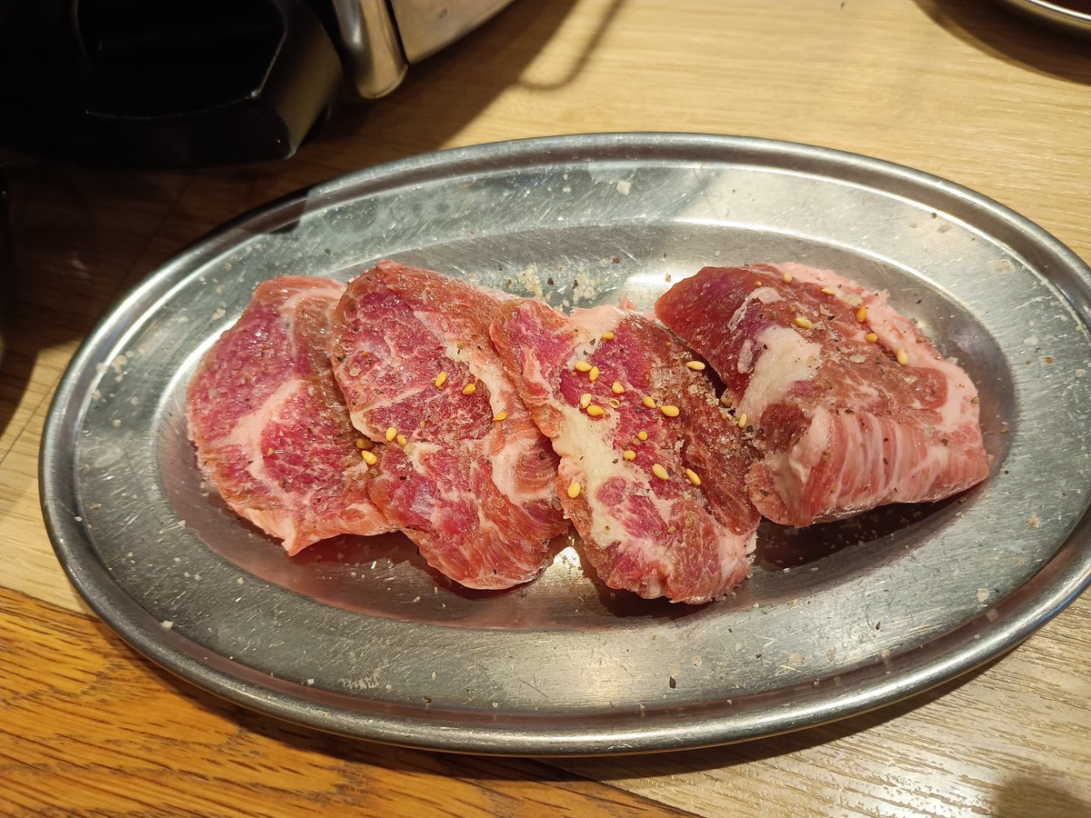 kimoboo's tweet photo. 8/23（日）
大井町
肉力屋
家内リクエスト
お肉です https://t.co/taUdyiucJP
