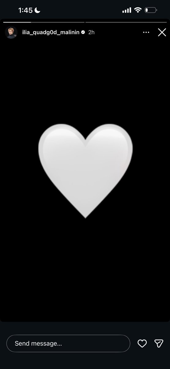 hanabath's tweet photo. white heart punch what is that supposed to mean 😭😭 https://t.co/82i8o5kALa