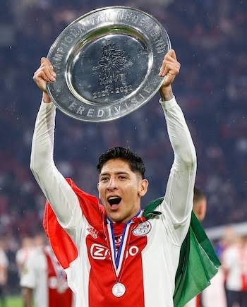 torijanto's tweet photo. @SaavedraJa13787 @CLMerlo Pero Edson fue hasta campeón en Ajax. Incluso Ochoa lo fue en Belgica https://t.co/vZA0Shv8hf
