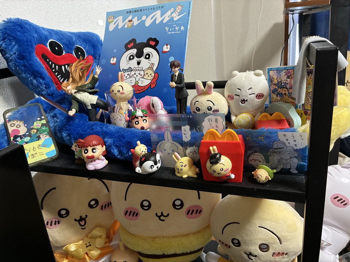 mochibi___'s tweet photo. @SnowRain088 自分も今月グッズ買いすぎてカツカツなちい活男性です。最近嬉しかった事はうさぎのスマホケースにシールでデコレーションしたことですかね🥹来月にはうさぎの長財布をちいかわマーケットで買おうかなと考えております🥹 https://t.co/go13PK47RH