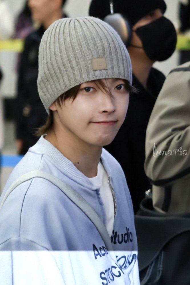byeol_potter's tweet photo. รู้หน้า(แบ๊วๆ) มิรู้หุ่น เฮ้อออ 🥹🥹🥹 https://t.co/JdXbIJJSnU