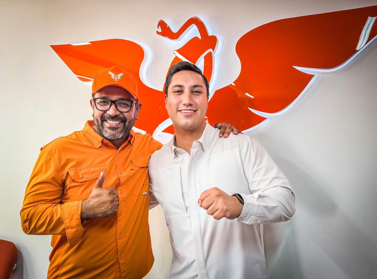 davidojedamx's tweet photo. En junta de coordinación política definimos el rumbo de nuestros trabajos  de servicio para la ciudadanía y también tuvimos la suma de liderazgos que se incorporan a la primera fuerza política de la capital, a todos ellos bienvenidos.

#LaFuerzaNaranja https://t.co/XV3xc92ksc