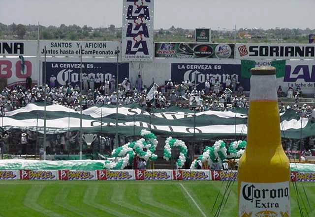NostalgiAscenso's tweet photo. ¡Uff! Aquí si había un buen equipo y conexión con la afición 💪 https://t.co/iQjHuhqkop