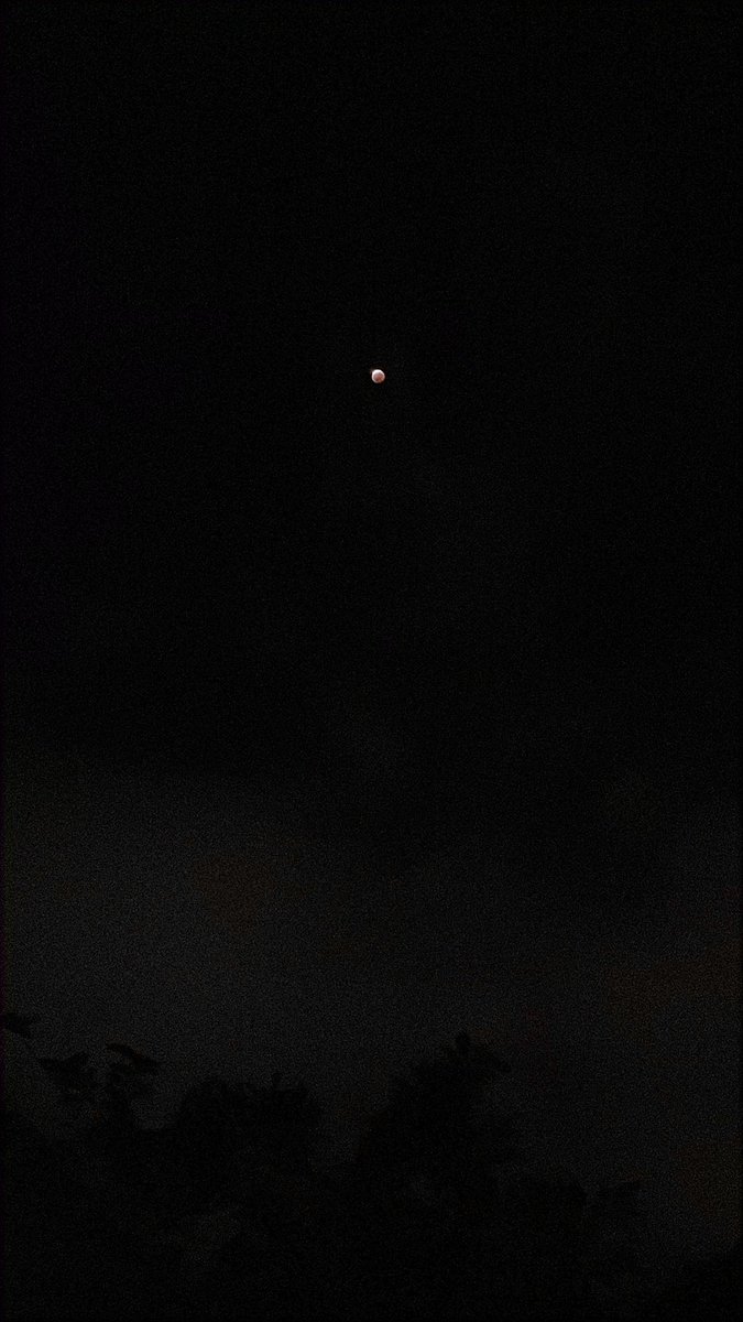 Leeriber's tweet photo. Demasiadas energías para tan poca materia… mi eclipse lunar 😍 #neiva https://t.co/Fdi7uXSMH0