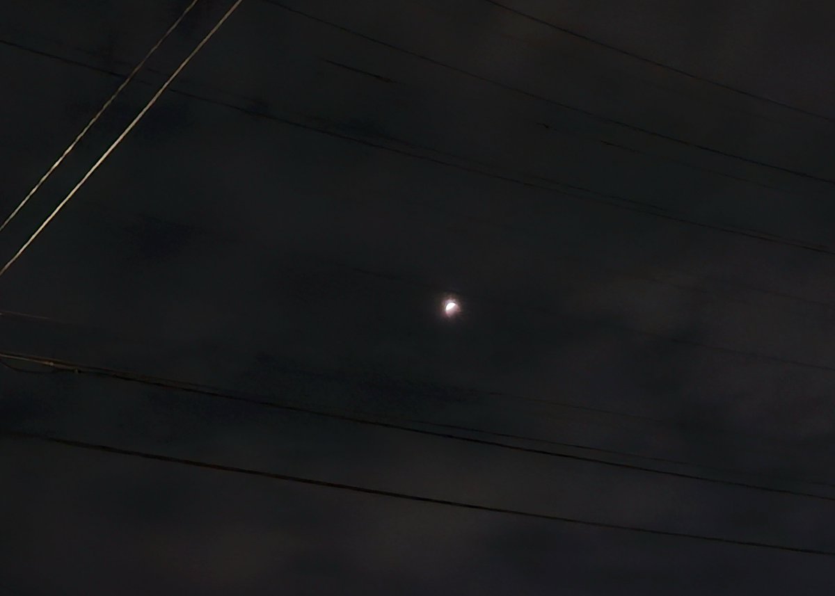 pandaskitchen's tweet photo. My phone plus Bay Area fog plus a partial lunar eclipse https://t.co/ySoe5I8aXA