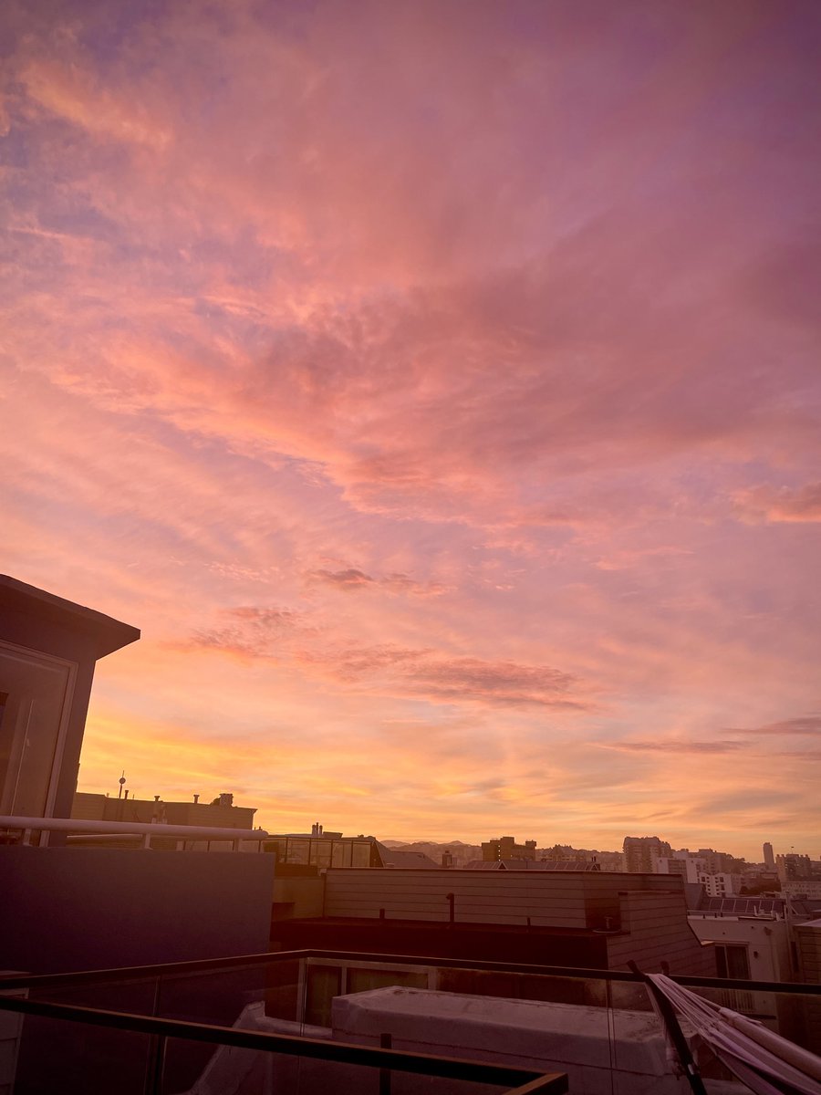 cali_wx's tweet photo. Remnants of Tropical Storm Iselle made for a nice sunset in San Francisco this evening #cawx https://t.co/bWd3Gorb4D
